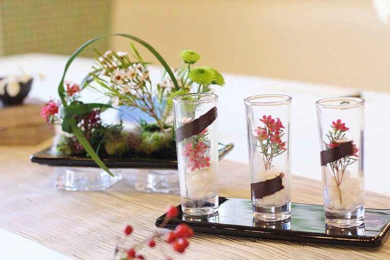 ちょうどいい花瓶がない 食卓に花を飾る時の意外なアイテムたち 食べるプラス